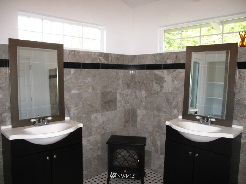 341 Hudson Road Port Angeles, WA 98363 - Photo 10 of 23 Gallery Image 10