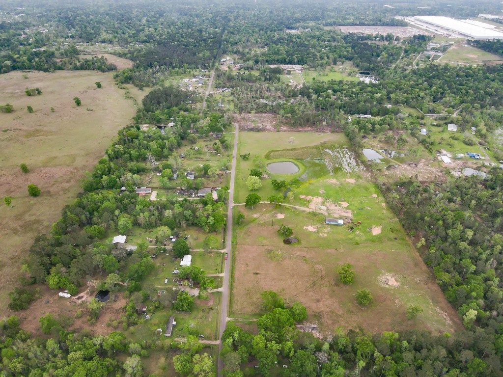 28 Pickering Road Conroe, TX 77302 - Photo 5 of 15