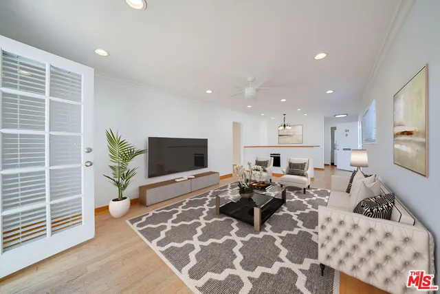 $4,895 | 230 Bicknell Avenue, Unit 104, Santa Monica, CA 90405