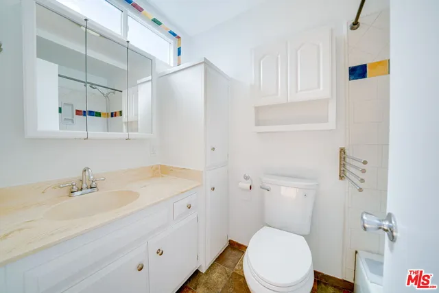 $4,895 | 230 Bicknell Avenue, Unit 104, Santa Monica, CA 90405