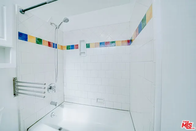 $4,895 | 230 Bicknell Avenue, Unit 104, Santa Monica, CA 90405