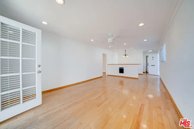 $4,895 | 230 Bicknell Avenue, Unit 104, Santa Monica, CA 90405