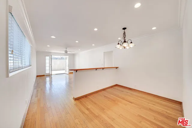 $4,895 | 230 Bicknell Avenue, Unit 104, Santa Monica, CA 90405