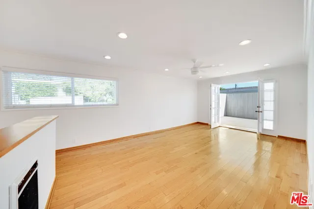 $4,895 | 230 Bicknell Avenue, Unit 104, Santa Monica, CA 90405