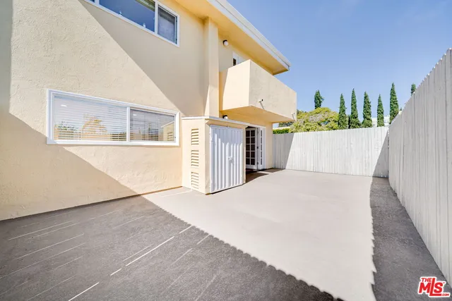 $4,895 | 230 Bicknell Avenue, Unit 104, Santa Monica, CA 90405