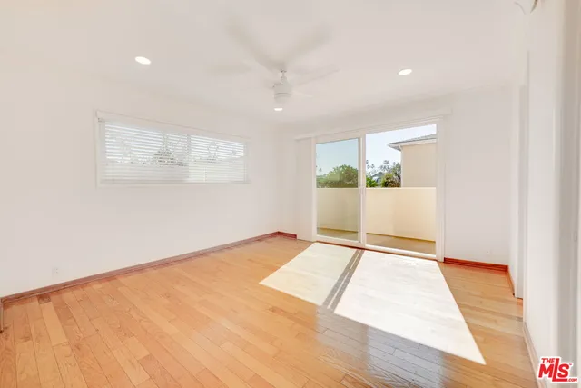 $4,895 | 230 Bicknell Avenue, Unit 104, Santa Monica, CA 90405