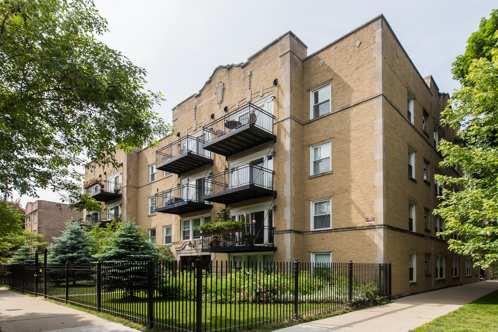 2000 West Greenleaf Avenue, Unit 3 Chicago, IL 60645 - Photo 1 of 27
