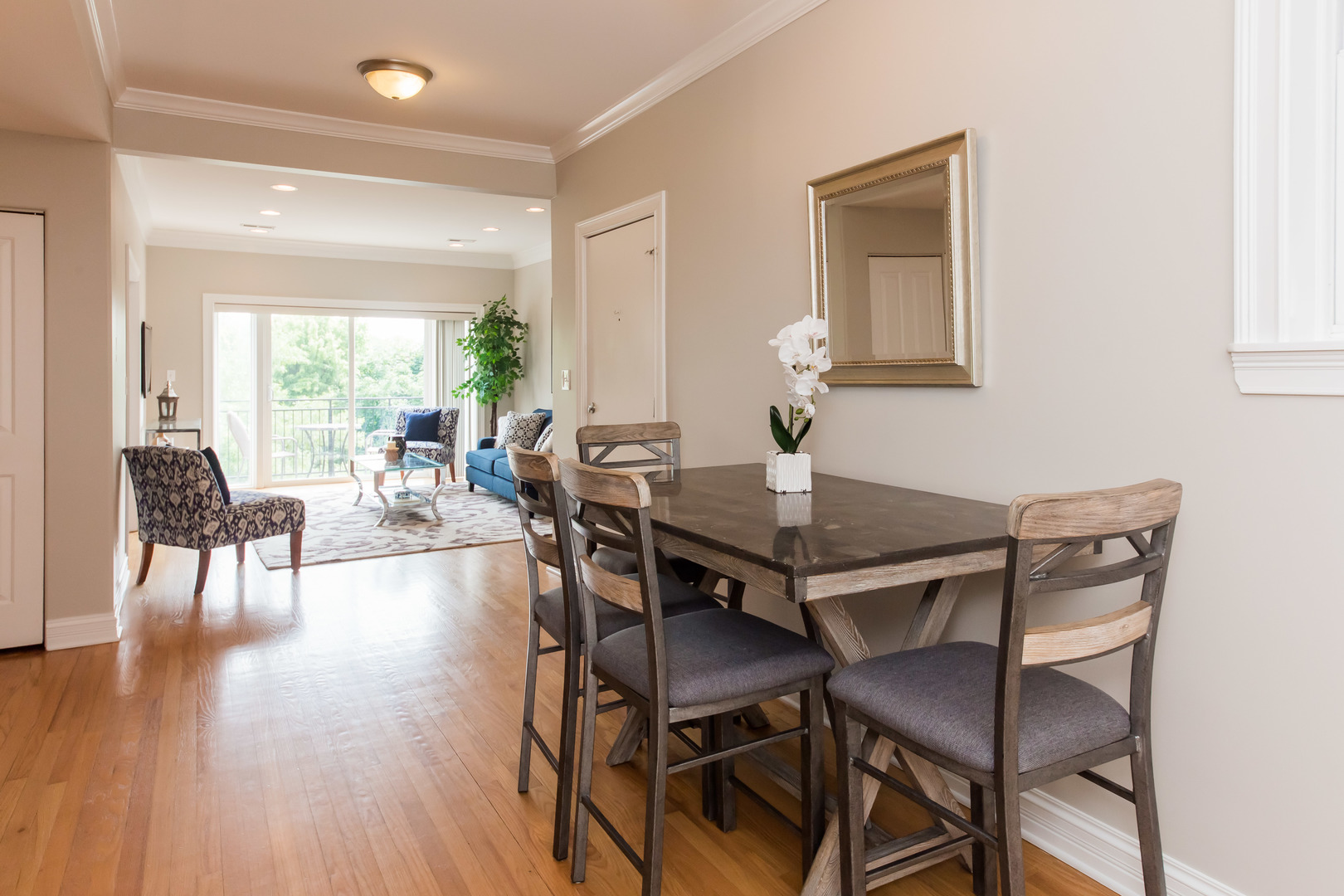 2000 West Greenleaf Avenue, Unit 3 Chicago, IL 60645 - Photo 11 of 27