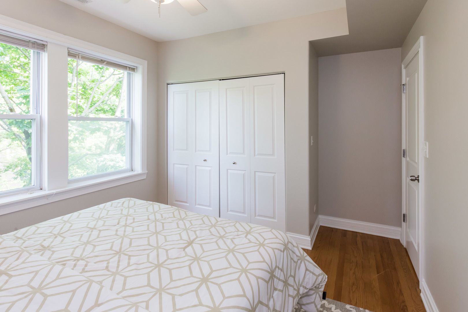 2000 West Greenleaf Avenue, Unit 3 Chicago, IL 60645 - Photo 17 of 27