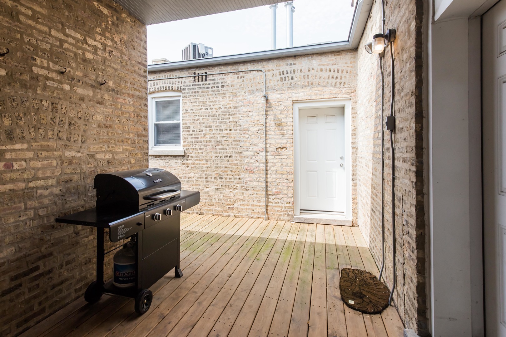 2000 West Greenleaf Avenue, Unit 3 Chicago, IL 60645 - Photo 24 of 27