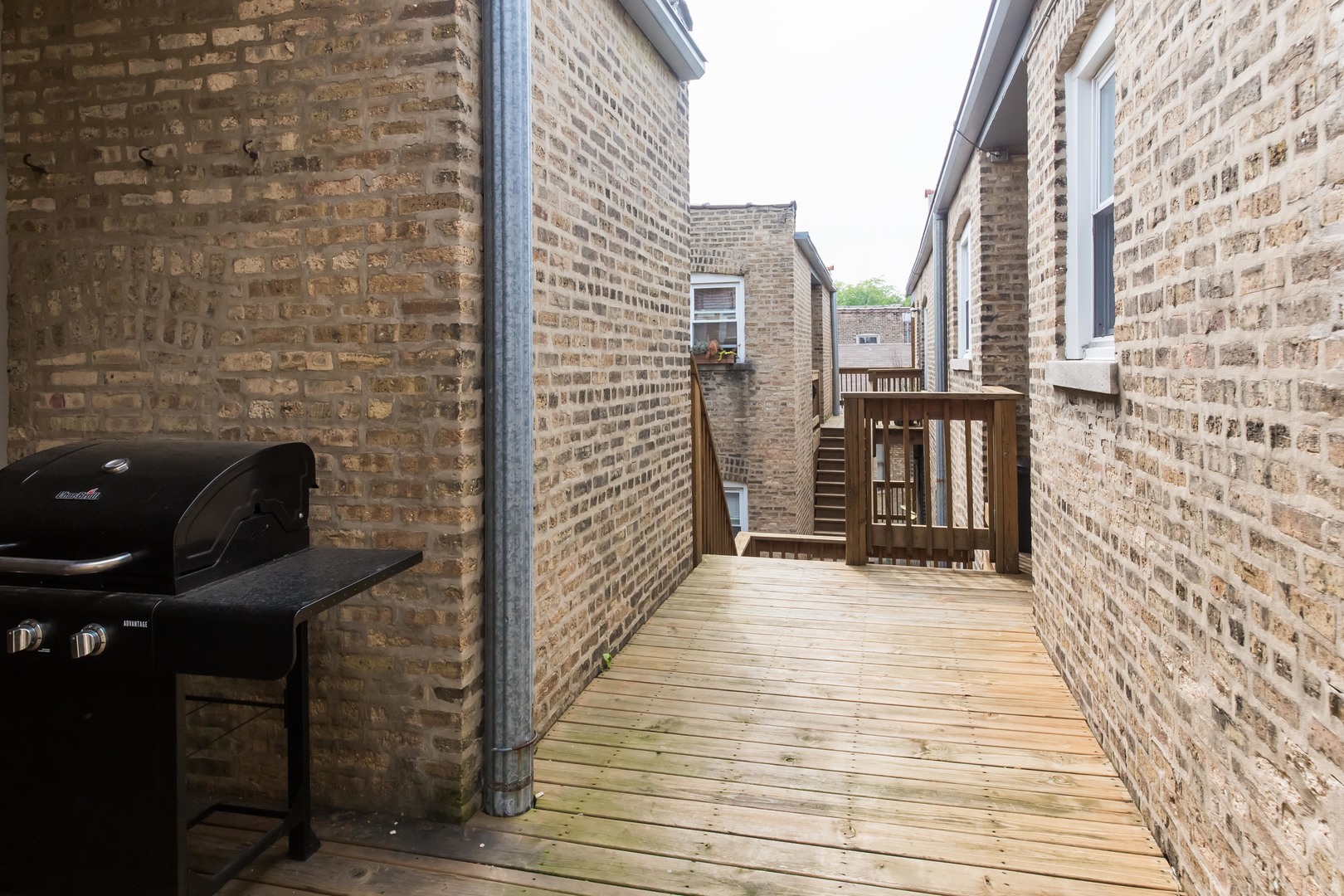 2000 West Greenleaf Avenue, Unit 3 Chicago, IL 60645 - Photo 26 of 27
