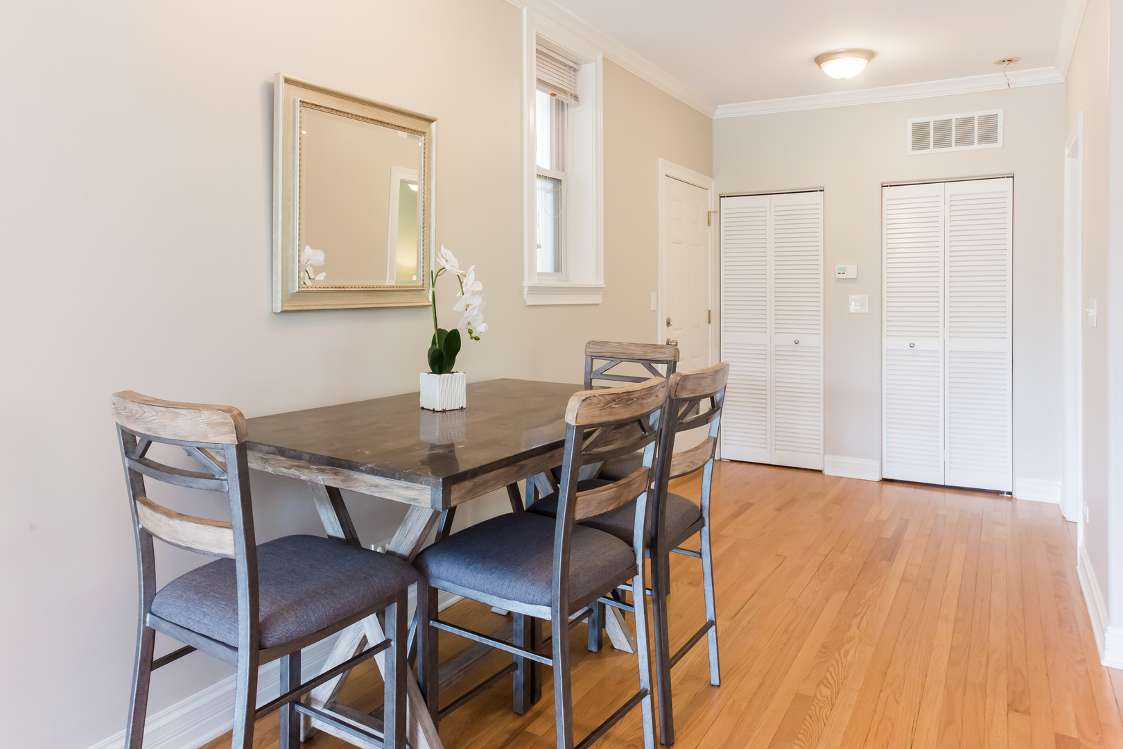 2000 West Greenleaf Avenue, Unit 3 Chicago, IL 60645 - Photo 9 of 27