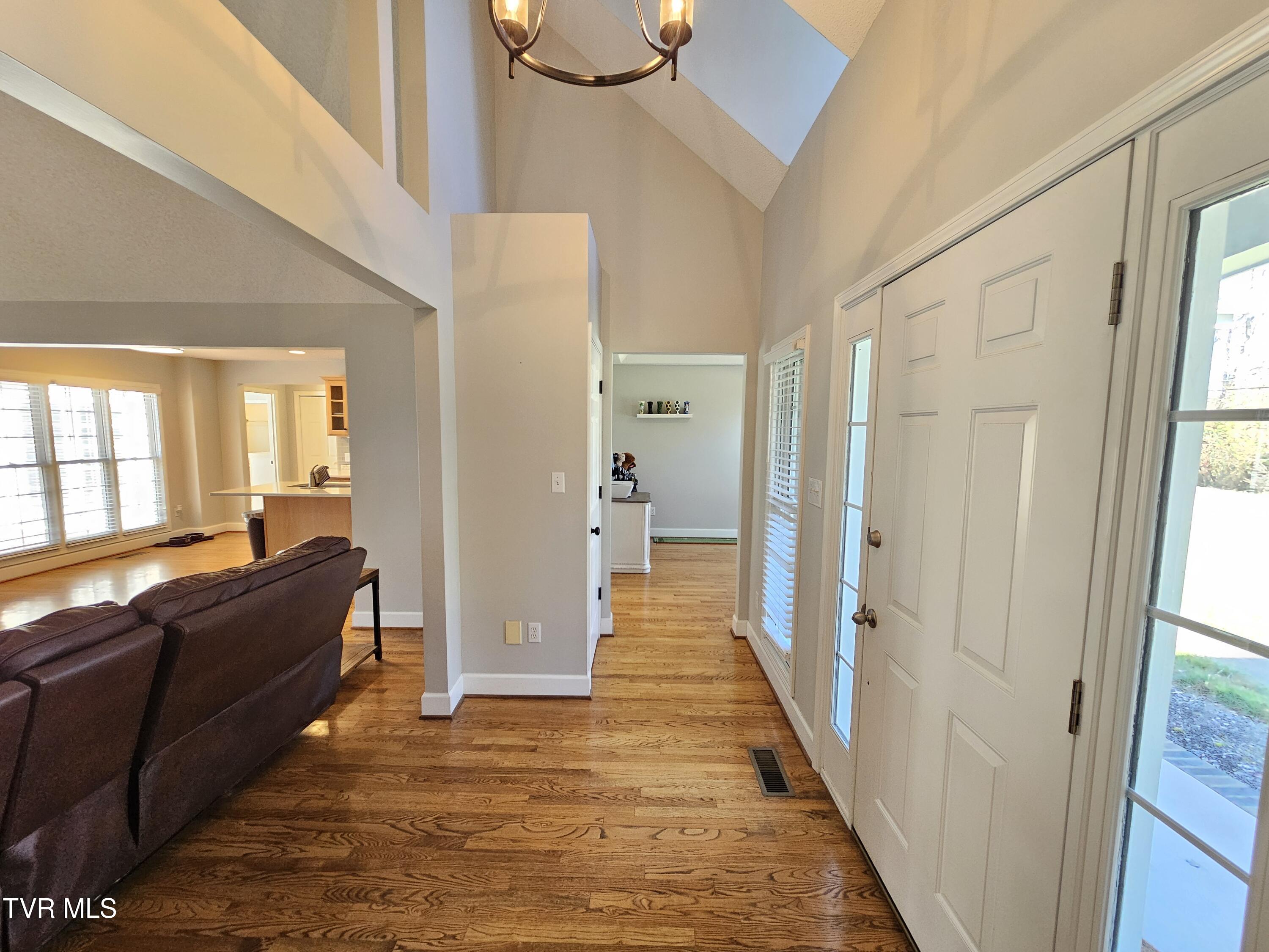 212 Chatham Road Bristol, TN 37620 - Photo 14 of 51 13