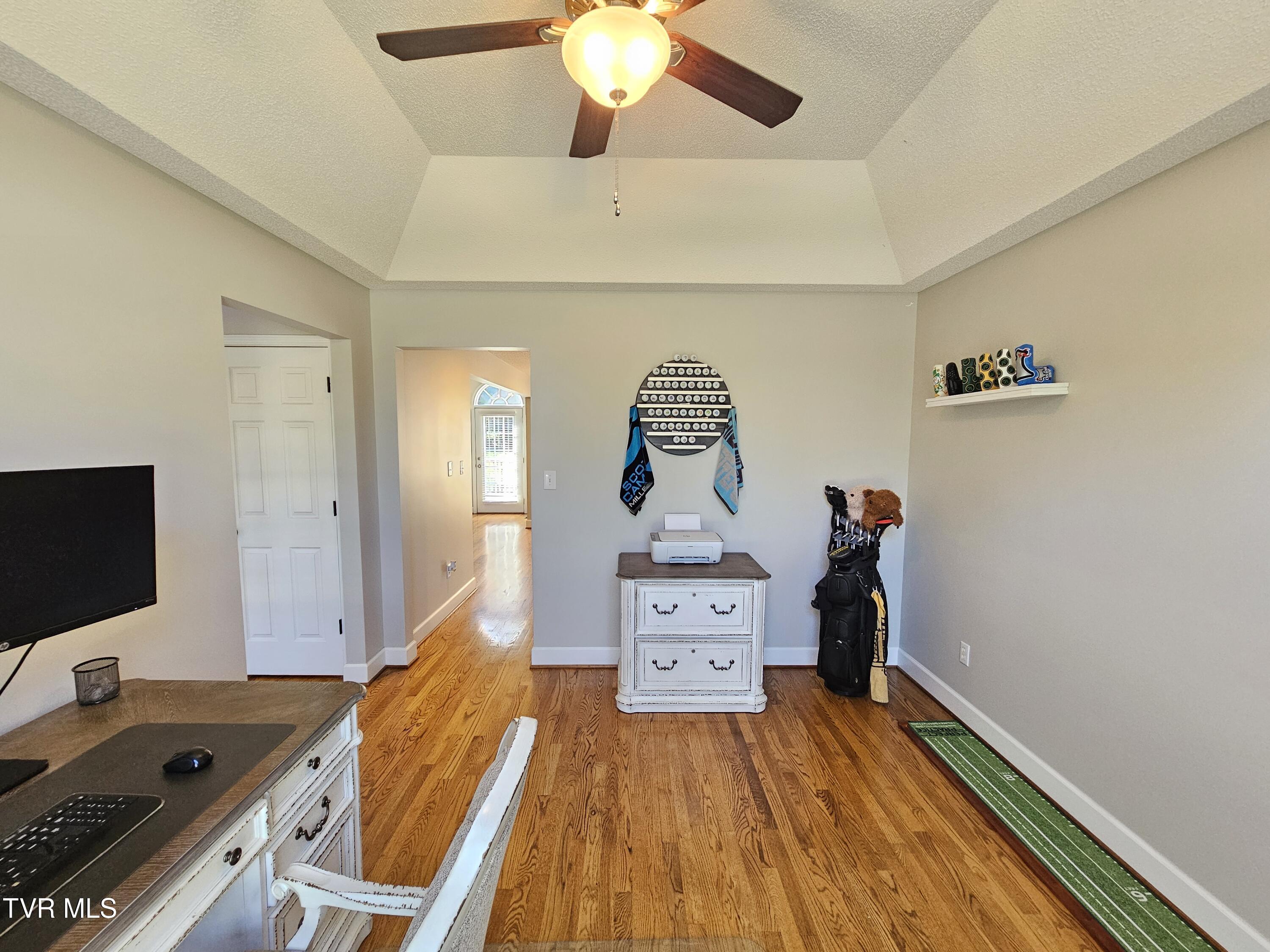 212 Chatham Road Bristol, TN 37620 - Photo 18 of 51 17