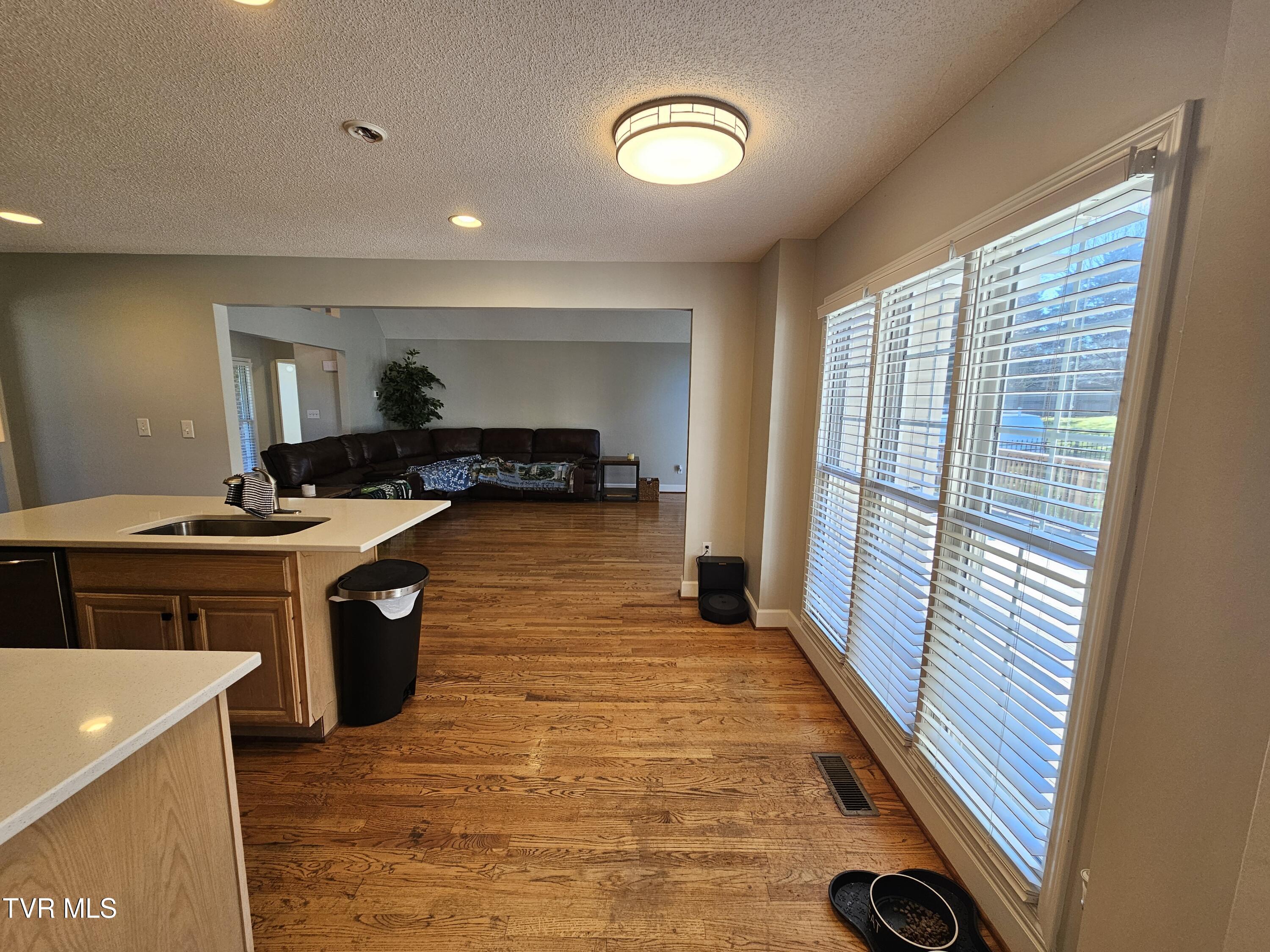 212 Chatham Road Bristol, TN 37620 - Photo 24 of 51 23