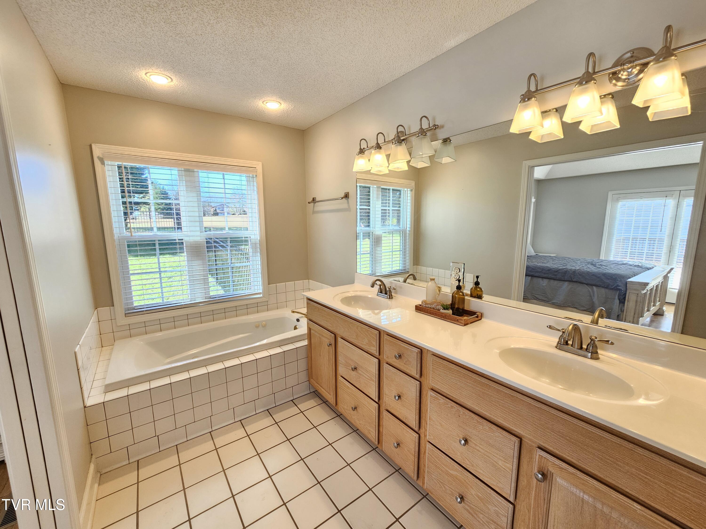 212 Chatham Road Bristol, TN 37620 - Photo 28 of 51 27