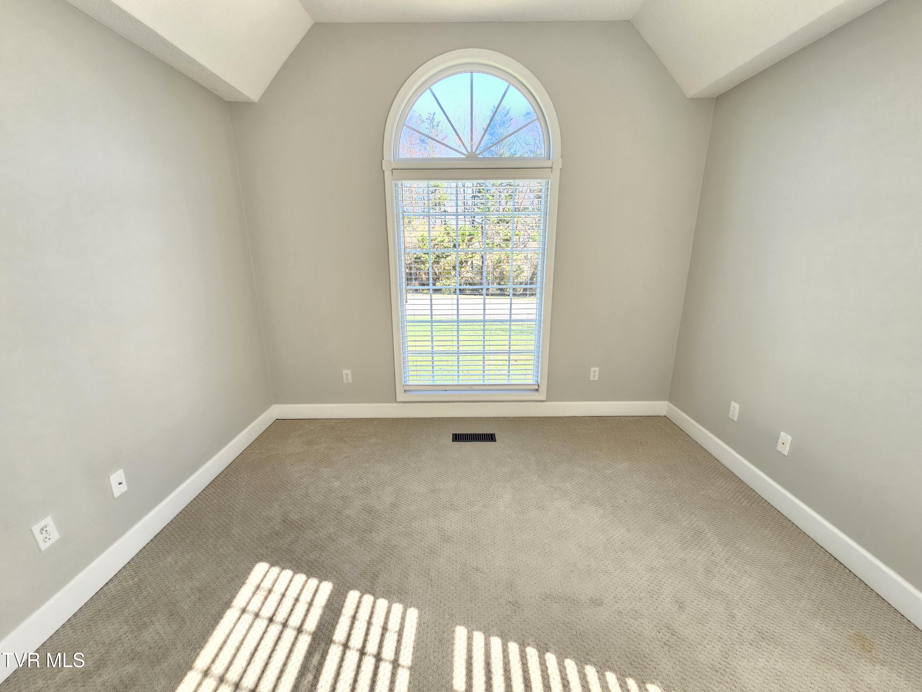 212 Chatham Road Bristol, TN 37620 - Photo 33 of 51 32