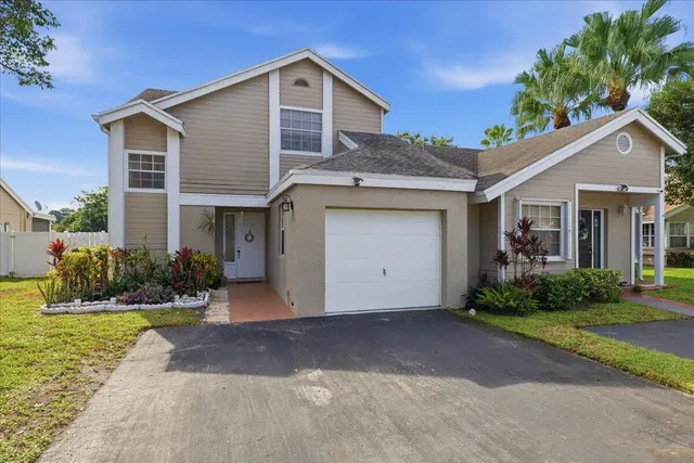 $450,000 | 11140 Southwest 11th Place, Davie, FL 33324