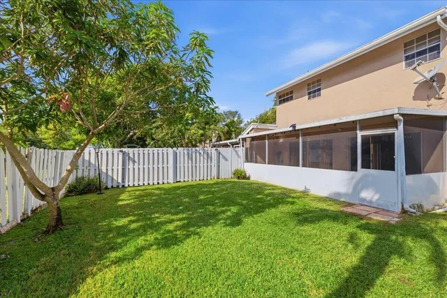 $450,000 | 11140 Southwest 11th Place, Davie, FL 33324