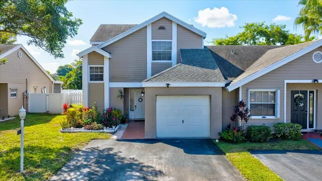 $450,000 | 11140 Southwest 11th Place, Davie, FL 33324