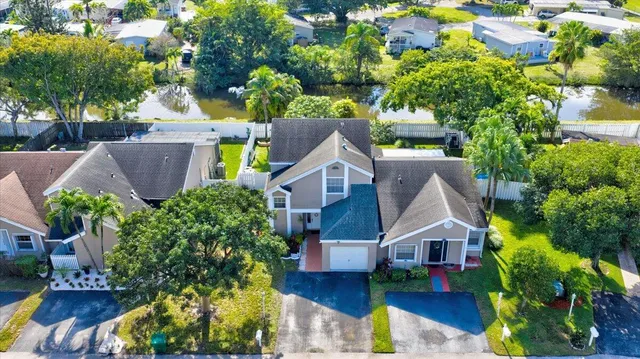 $450,000 | 11140 Southwest 11th Place, Davie, FL 33324