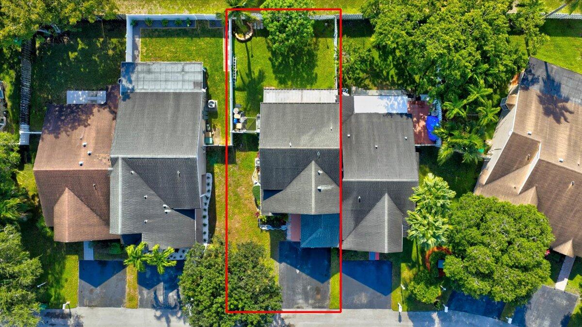 11140 Southwest 11th Place Davie, FL 33324 - Photo 26 of 37 31-DJI_20251213004546_0485_D_6_D_7_D_8_D