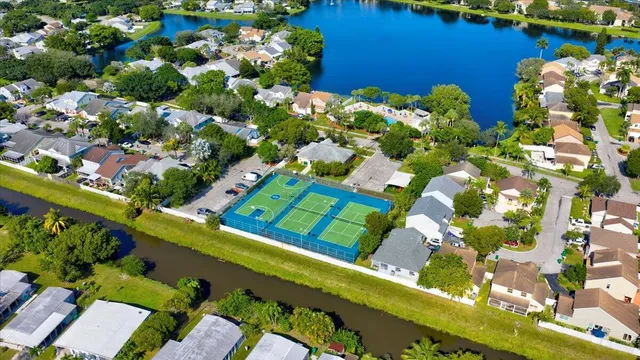 $450,000 | 11140 Southwest 11th Place, Davie, FL 33324