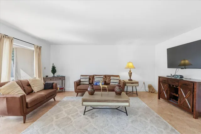 $450,000 | 11140 Southwest 11th Place, Davie, FL 33324