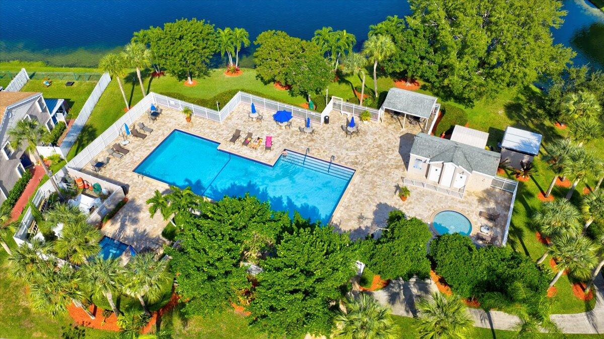 11140 Southwest 11th Place Davie, FL 33324 - Photo 32 of 37 39-DJI_20251213004953_0529_D_30_D_31_D_3