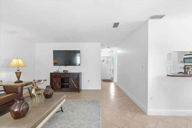 $450,000 | 11140 Southwest 11th Place, Davie, FL 33324