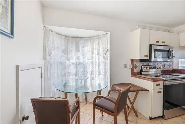 $450,000 | 11140 Southwest 11th Place, Davie, FL 33324