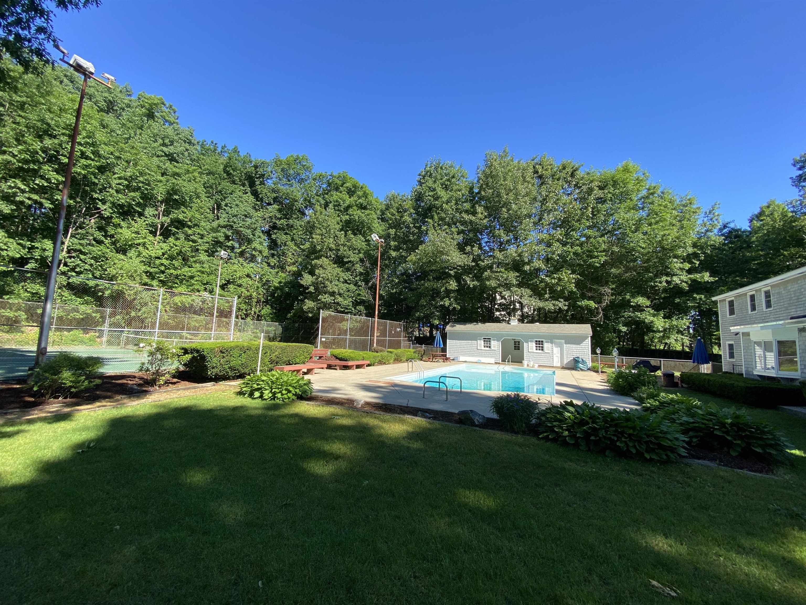 36 Indian Rock Road Nashua, NH 03063 - Photo 5 of 6