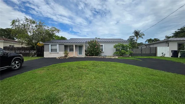 $4,950 | 3325 South Lake Drive, Miami, FL 33155