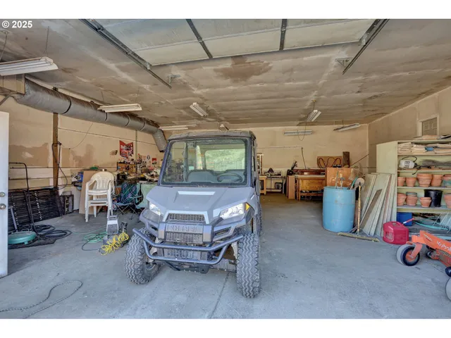 a view of a back yard of the house