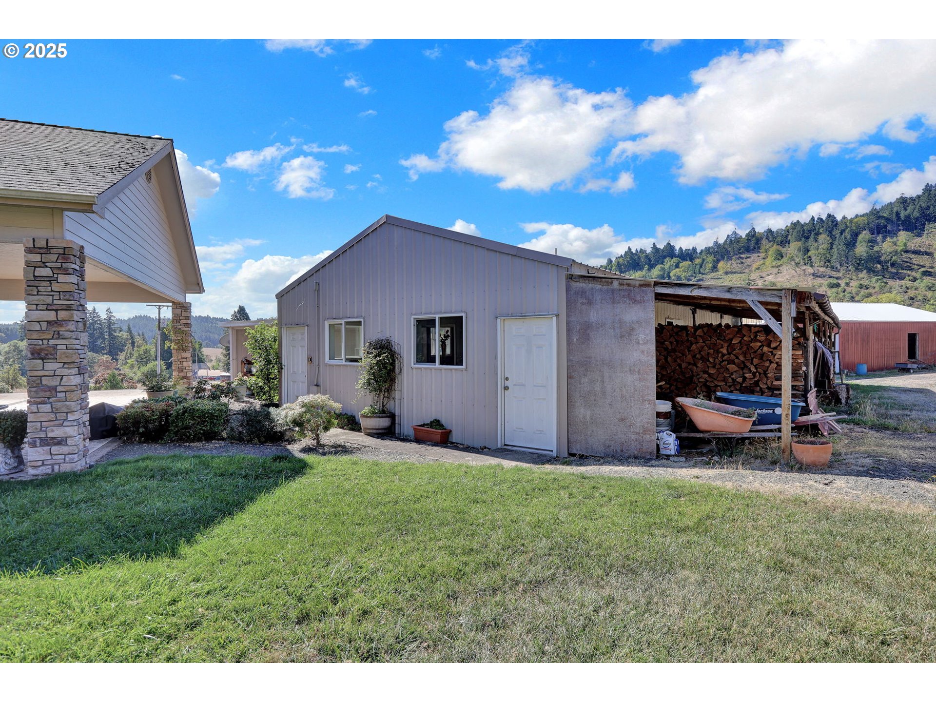 485 Andrews Road Yoncalla, OR 97499 - Photo 42 of 46 a view of a back yard of the house