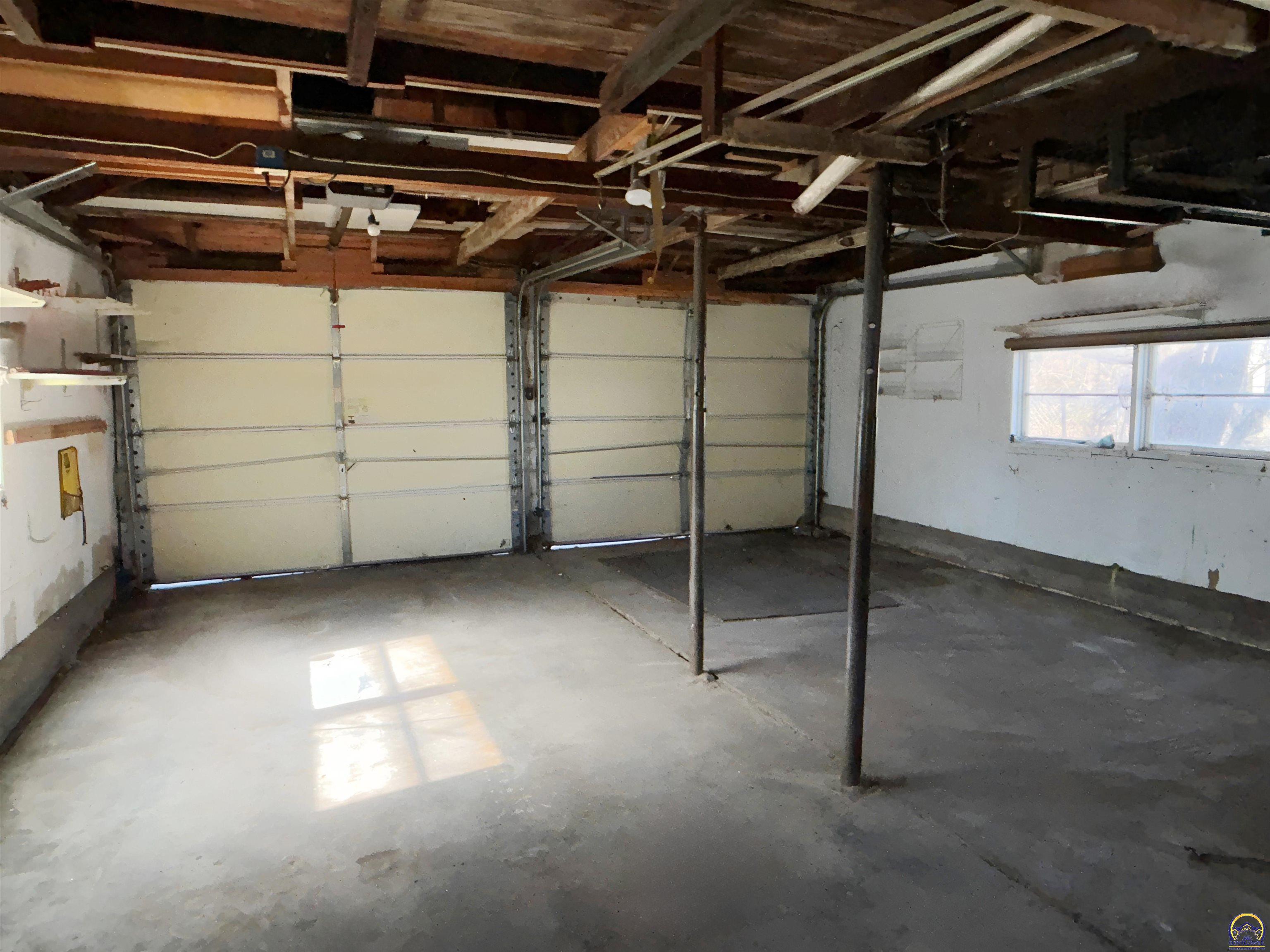 1533 Southwest High Avenue Topeka, KS 66604 - Photo 11 of 19