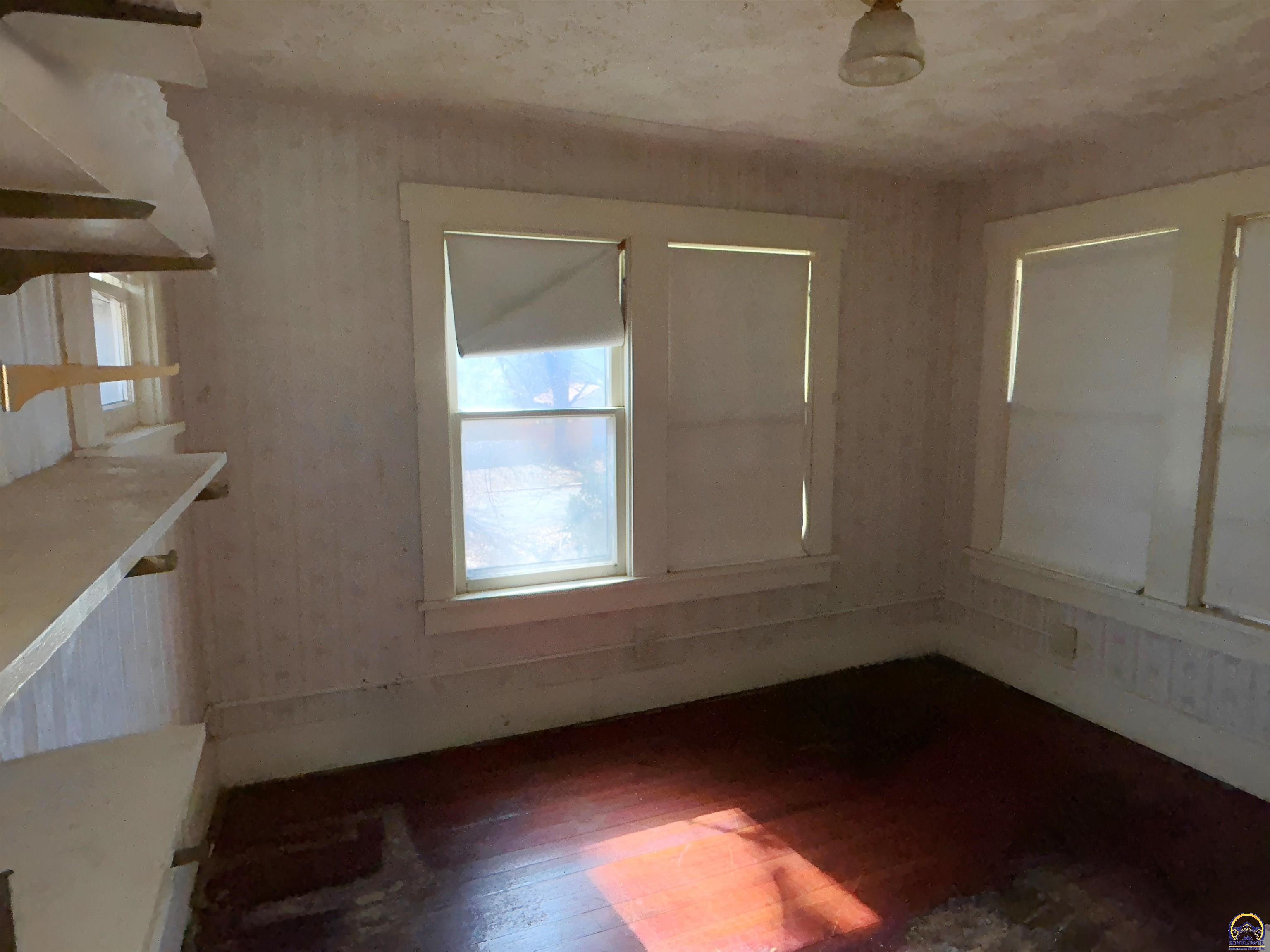 1533 Southwest High Avenue Topeka, KS 66604 - Photo 15 of 19