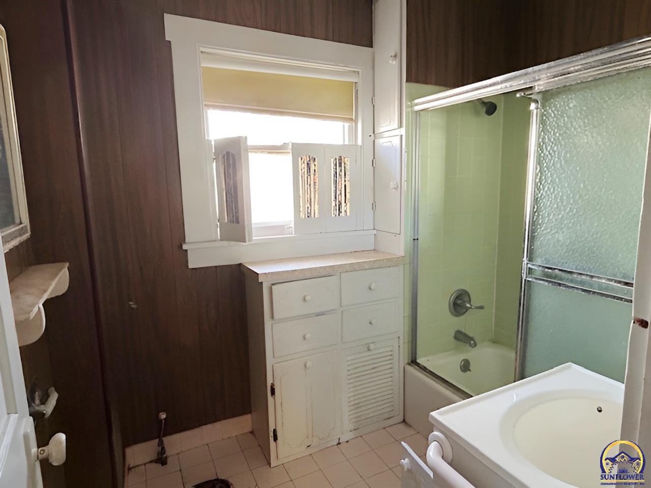 1533 Southwest High Avenue Topeka, KS 66604 - Photo 6 of 19