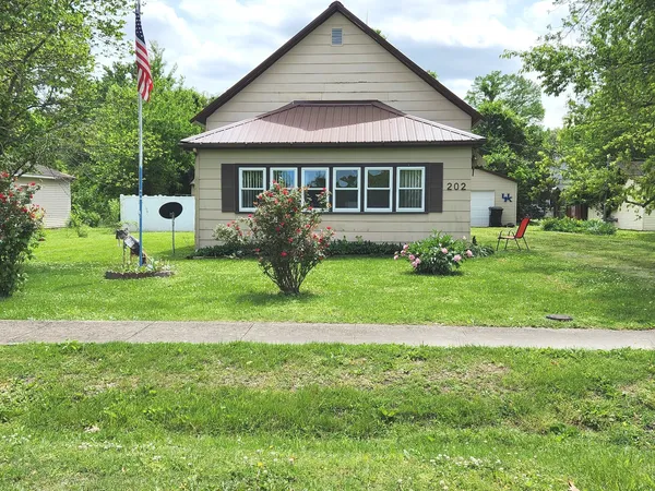 $64,900 | 202 Lincoln Street, Karnak, IL 62956