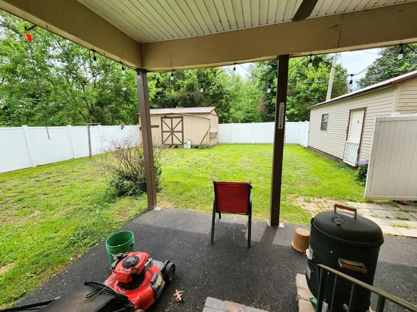 $64,900 | 202 Lincoln Street, Karnak, IL 62956