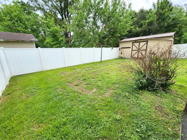 $64,900 | 202 Lincoln Street, Karnak, IL 62956