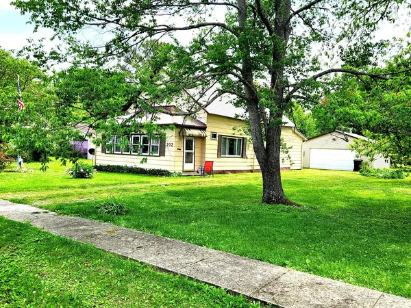 $64,900 | 202 Lincoln Street, Karnak, IL 62956