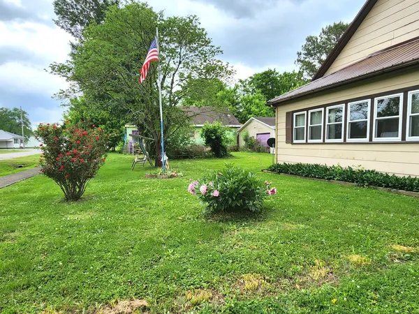 $64,900 | 202 Lincoln Street, Karnak, IL 62956