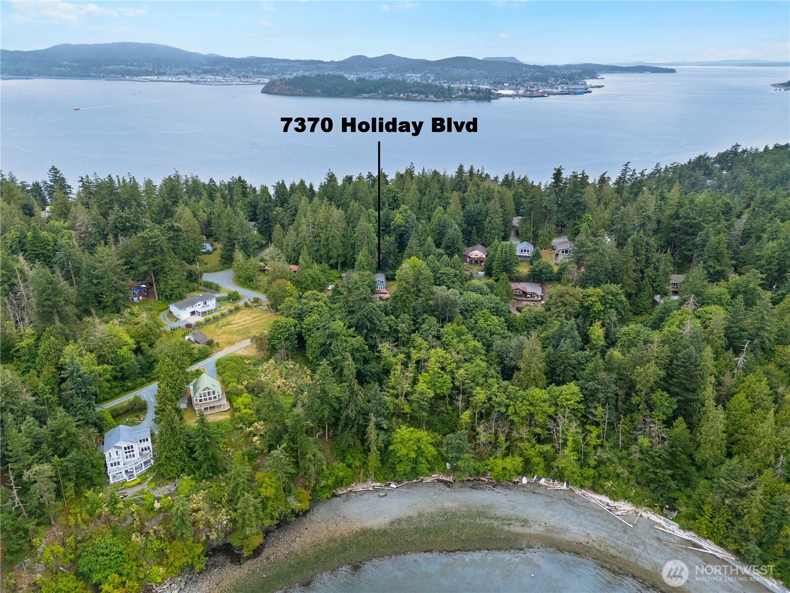 7370 Holiday Boulevard Anacortes, WA 98221 - Photo 2 of 35