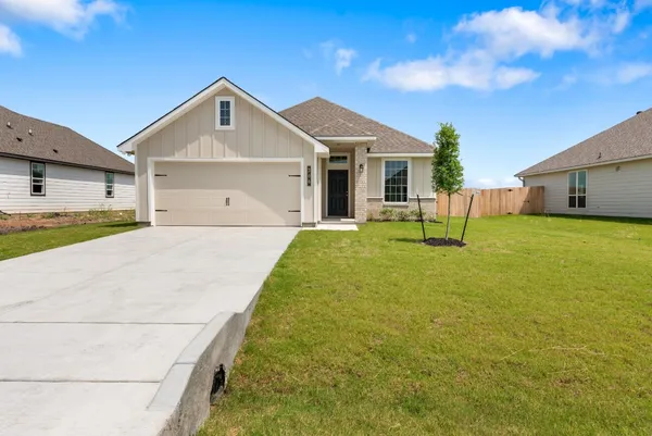 $269,900 | 306 Harvest Lk Drive, Snook, TX 77879