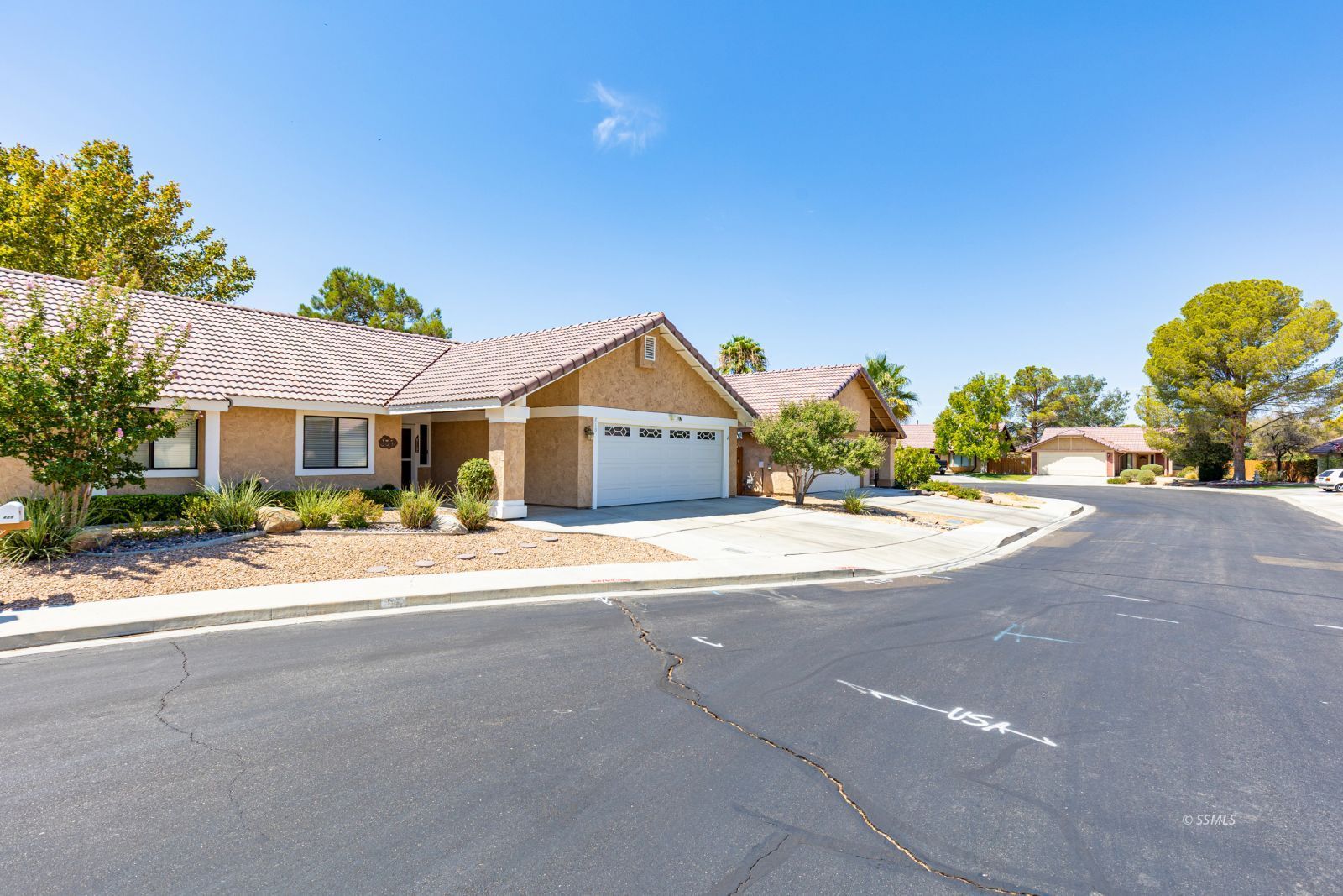 419 Mt Shasta Circle Ridgecrest, CA 93555 - Photo 3 of 32 Gallery Image 3