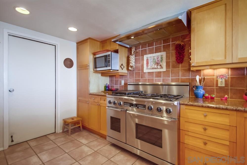 348 Paseo Pacifica Encinitas, CA 92024 - Photo 11 of 25