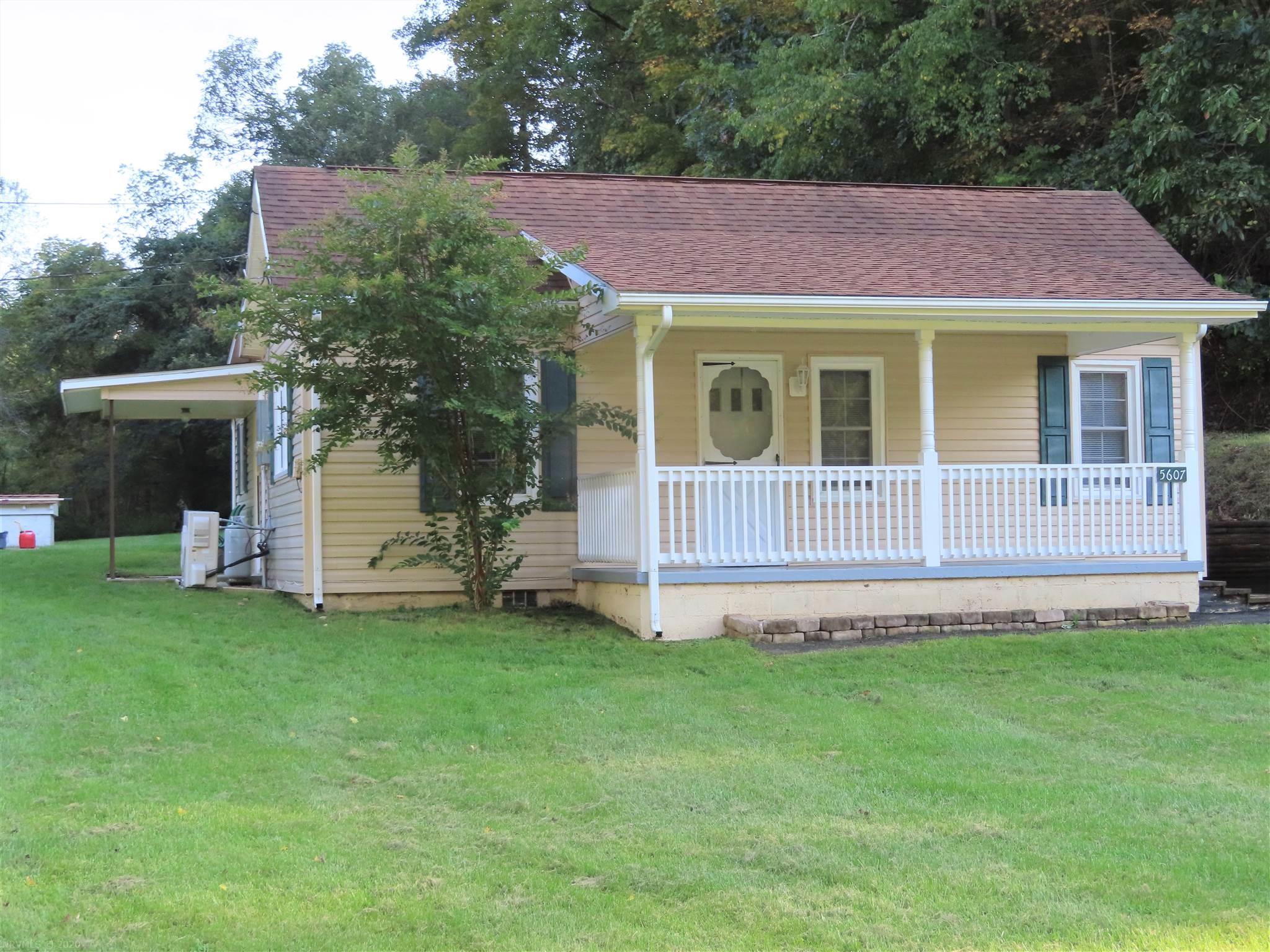 5607 Roanoke Road Shawsville, VA 24162 - Photo 4 of 38 Gallery Image 4