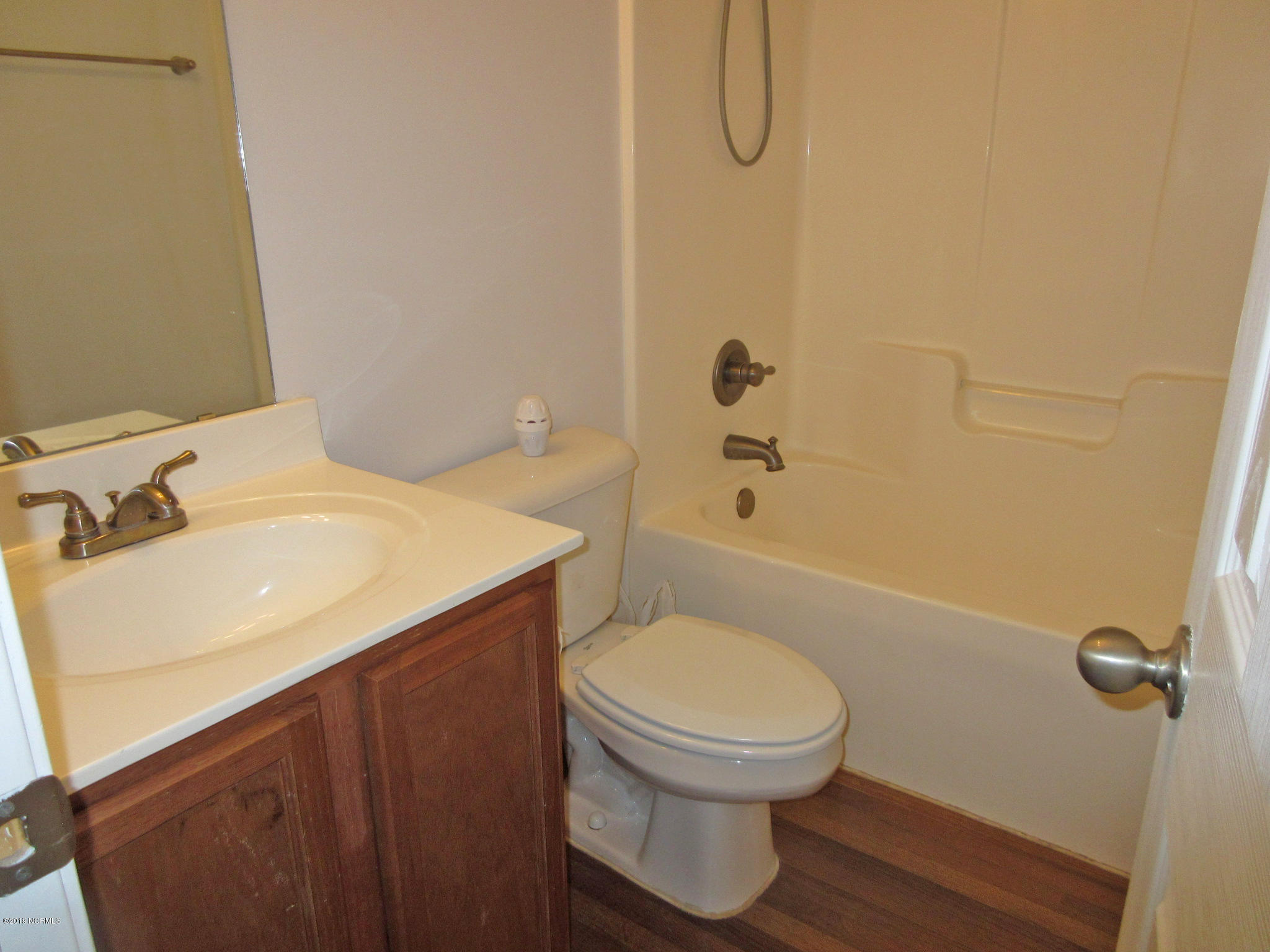 312 Trappers Road Hubert, NC 28539 - Photo 15 of 17 312 Trappers Rd - Bath Hall