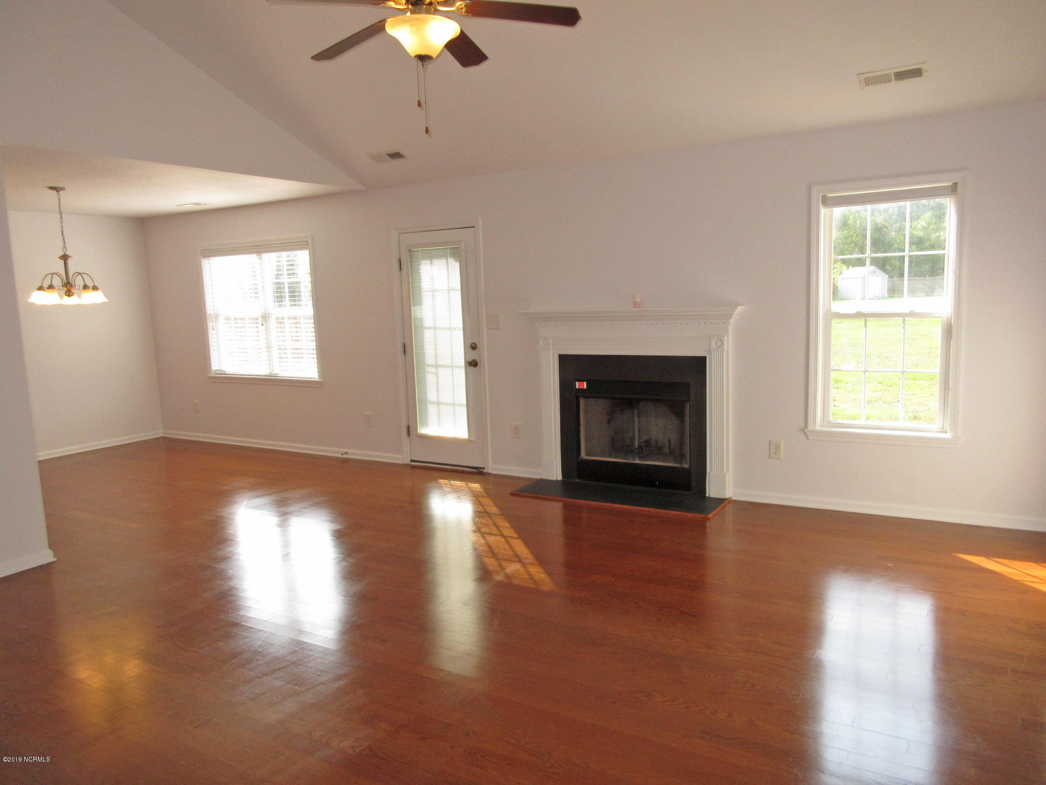 312 Trappers Road Hubert, NC 28539 - Photo 2 of 17 312 Trappers Rd - Living 1